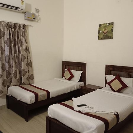 Iris Comfort Inn Chennai Ngoại thất bức ảnh
