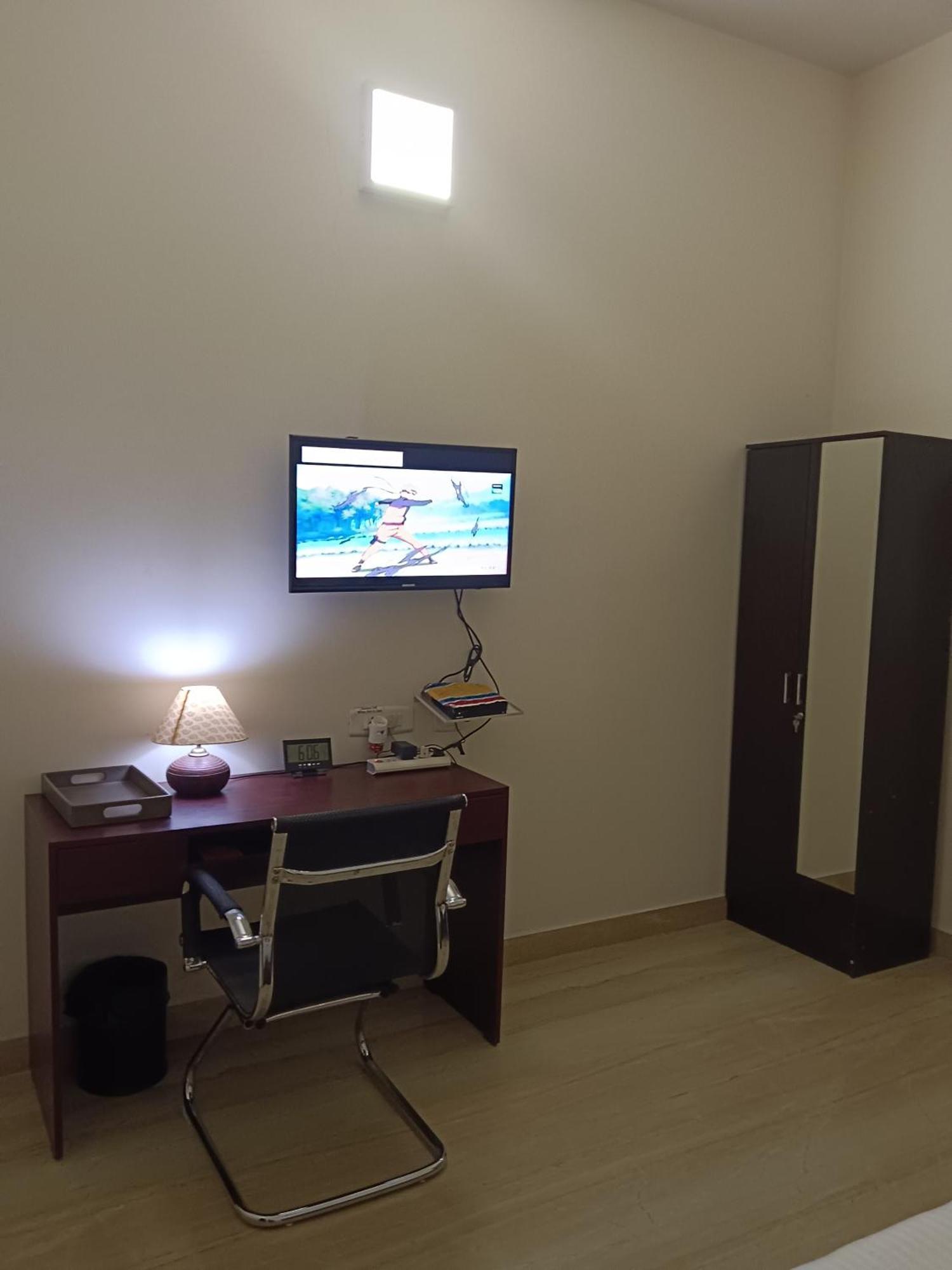 Iris Comfort Inn Chennai Ngoại thất bức ảnh