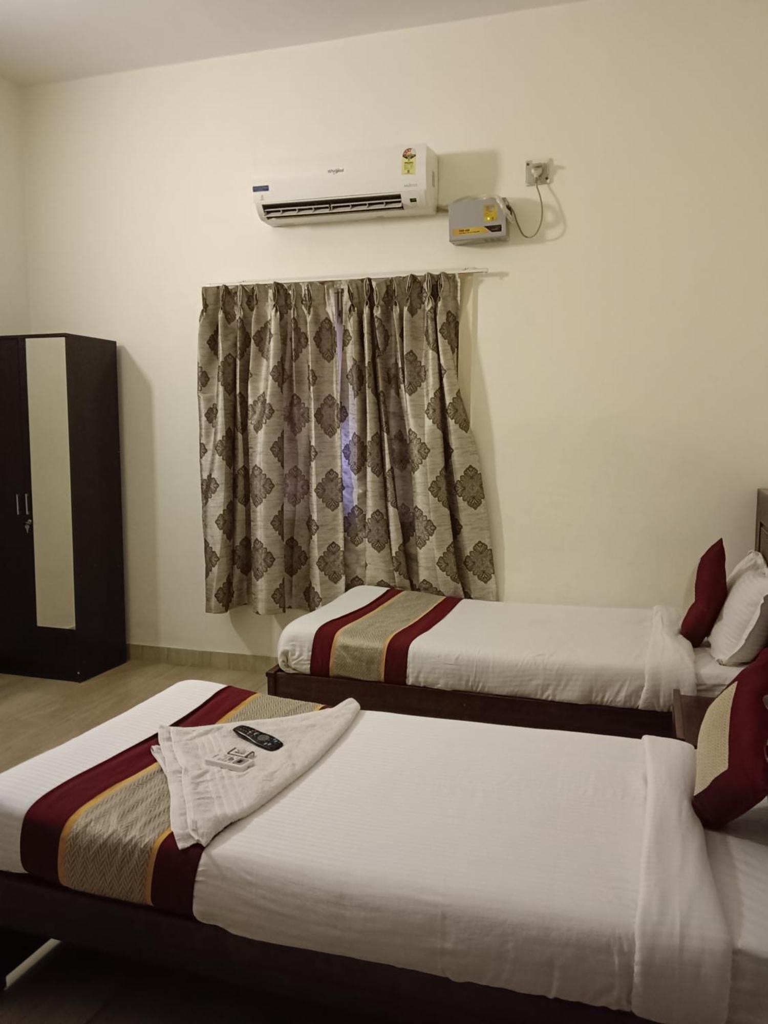 Iris Comfort Inn Chennai Ngoại thất bức ảnh
