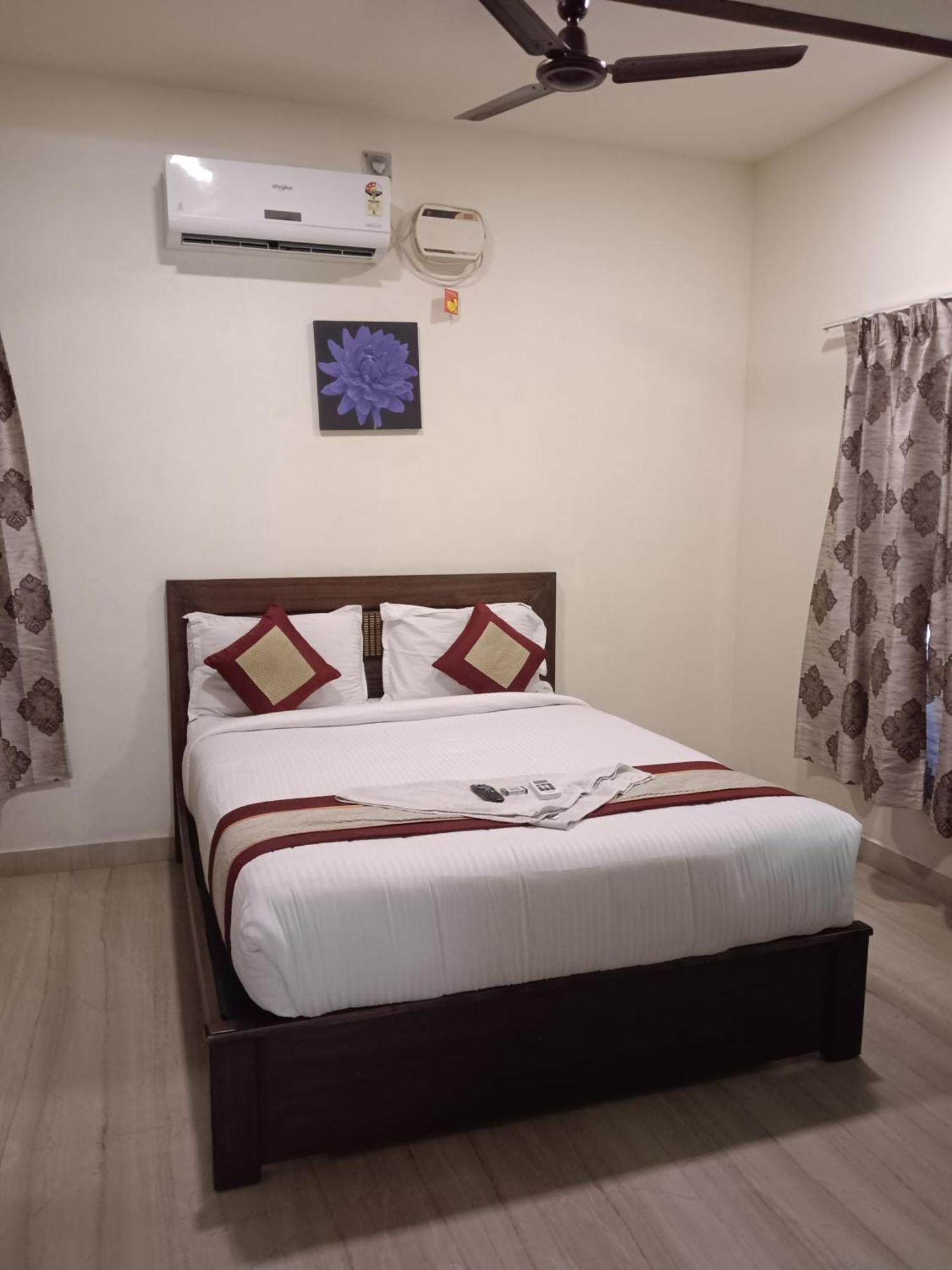 Iris Comfort Inn Chennai Ngoại thất bức ảnh