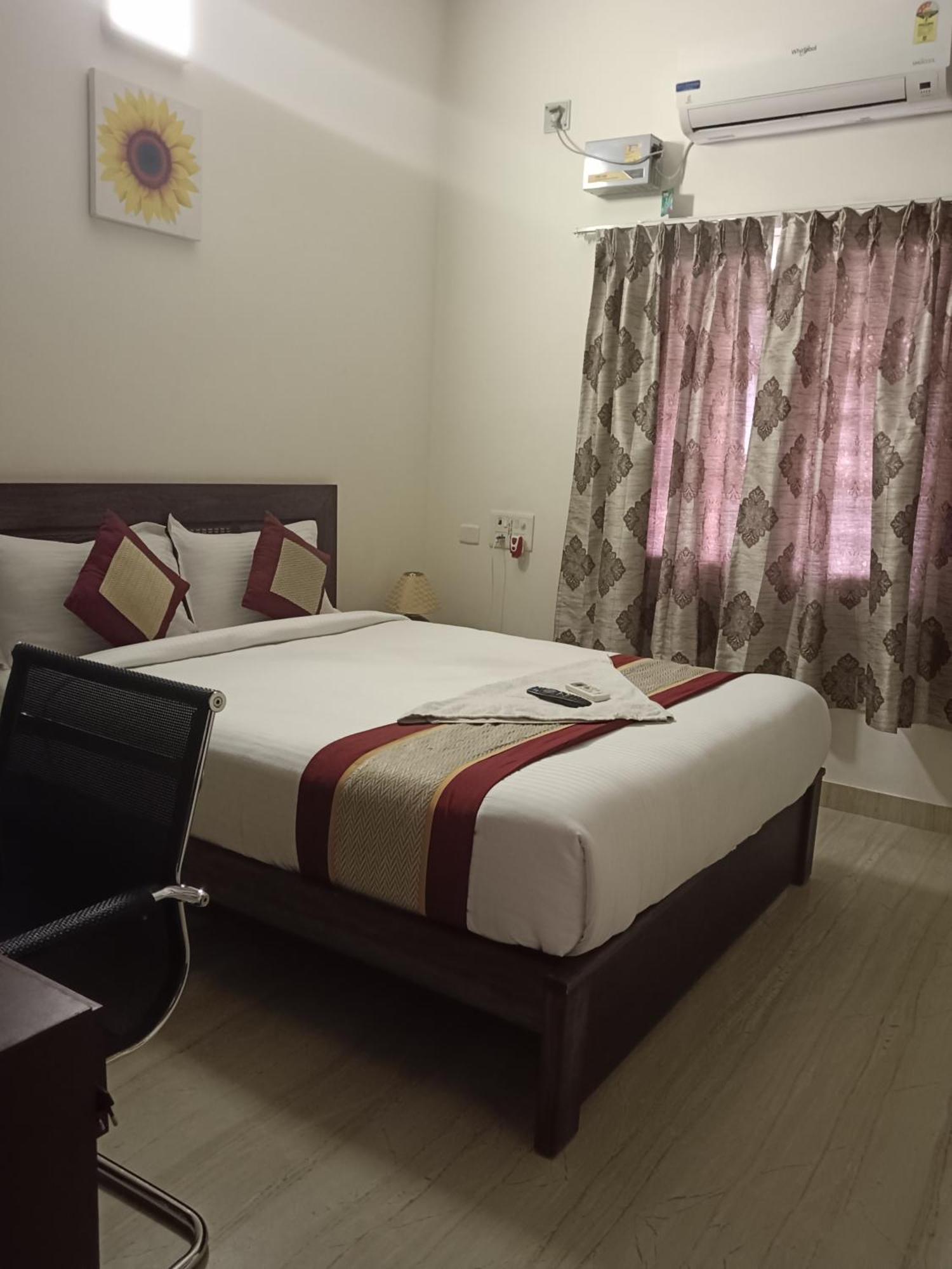 Iris Comfort Inn Chennai Ngoại thất bức ảnh