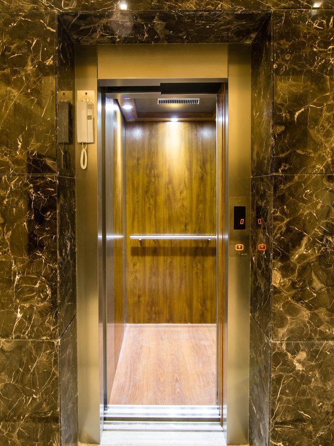 Iris Comfort Inn Chennai Ngoại thất bức ảnh